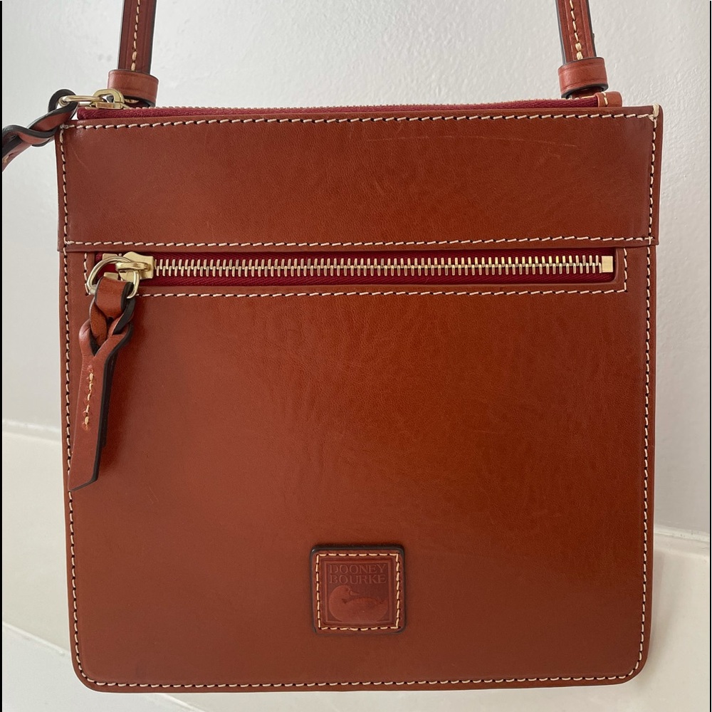 Brand new Dooney & Bourke leather crossbody purse